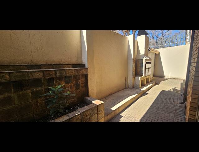 2 BEDROOM TOWNHOUSE FOR SALE IN ALBERTON NORTH